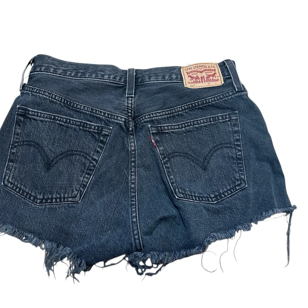 Levis 501 Off Black Frayed Hem Denim Shorts Size 27 - Picture 2 of 2